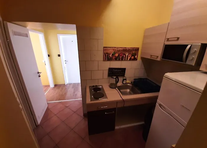 Monterooms Schoenbrunn 10 Minutes To Downtown Viena