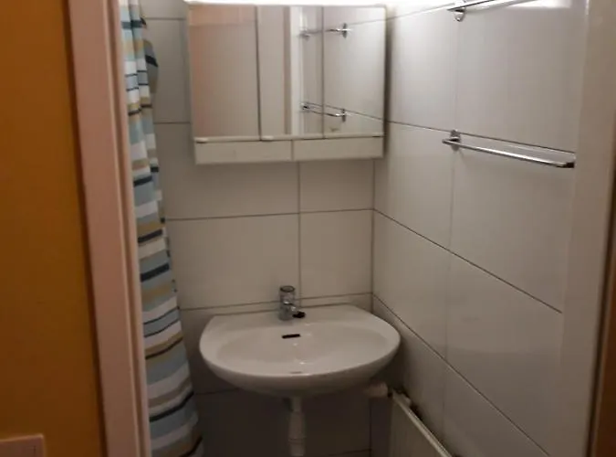Hospedagem domiciliar Monterooms Schoenbrunn 10 Minutes To Downtown Viena